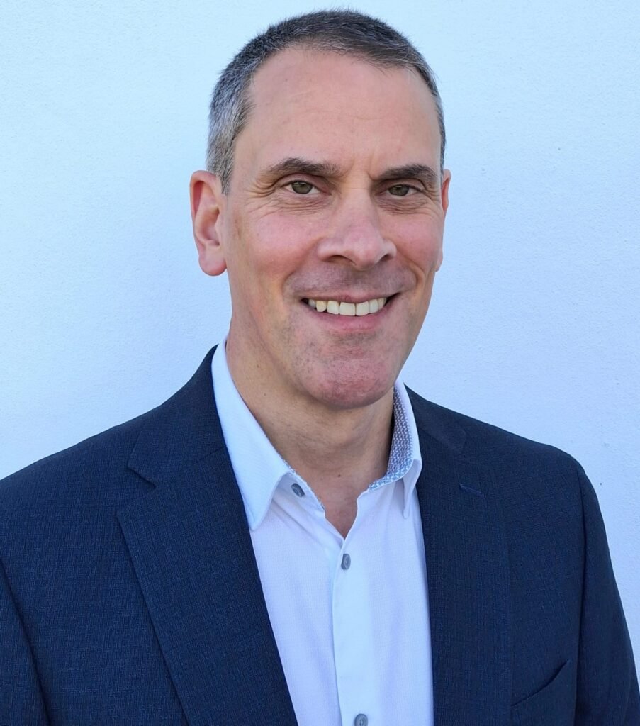 About martin johnson headshot